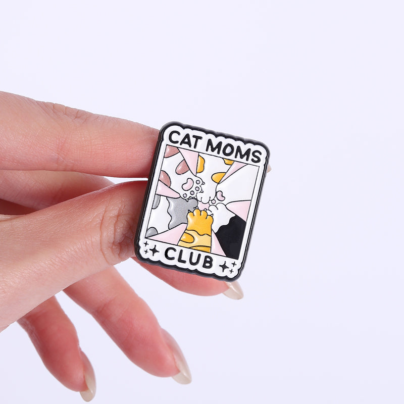 'Cat moms club' enamel pin